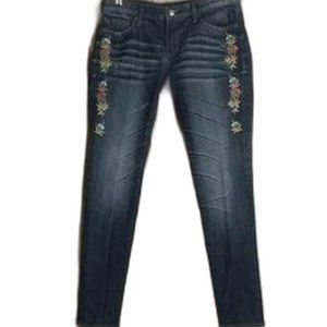 Driftwood Marilyn Lila Rose Embroidered Jeans 29 EUC Classic Fit Skinny